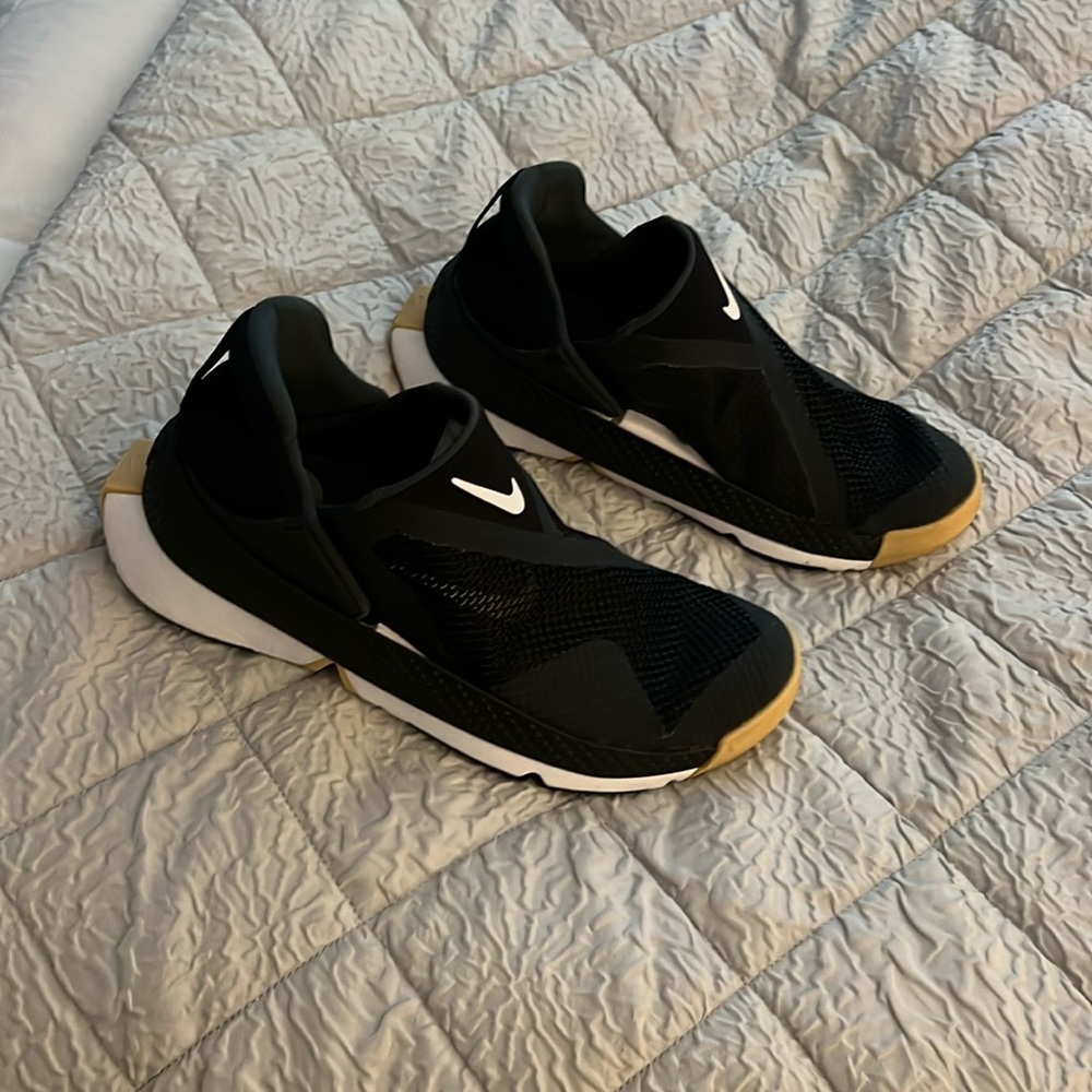 Nike slip on Flyease black size 7 womens